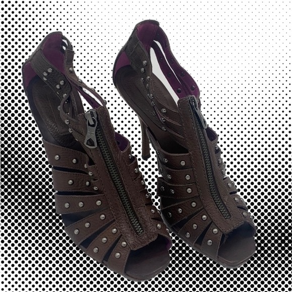 Stunning Vintage Studded Leather and Zipper Heels - Picture 2 of 14